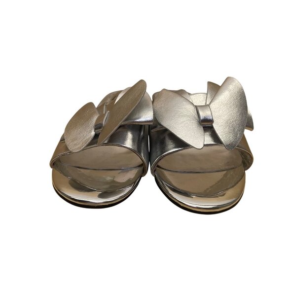Fifi Women’s Silver Leather Bow Open Toe Chromed Accent Sandals Size US9/EU39 - Picture 2 of 8